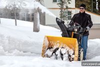 Single-Stage vs Two-Stage Snow Throwers: Which to Choose
