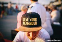 5 Ways to Deal with a Rude Neighbor Effectively