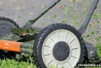 Choosing the Right Mower Blades for a Cleaner, Healthier Lawn