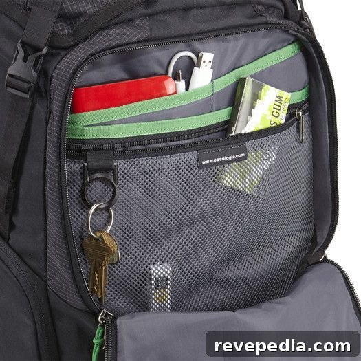 Case Logic Griffith Park Deluxe Backpack Review: Comfort, Features & Verdict 8 bogd115_fs_thumb8_v2_sized_525x544