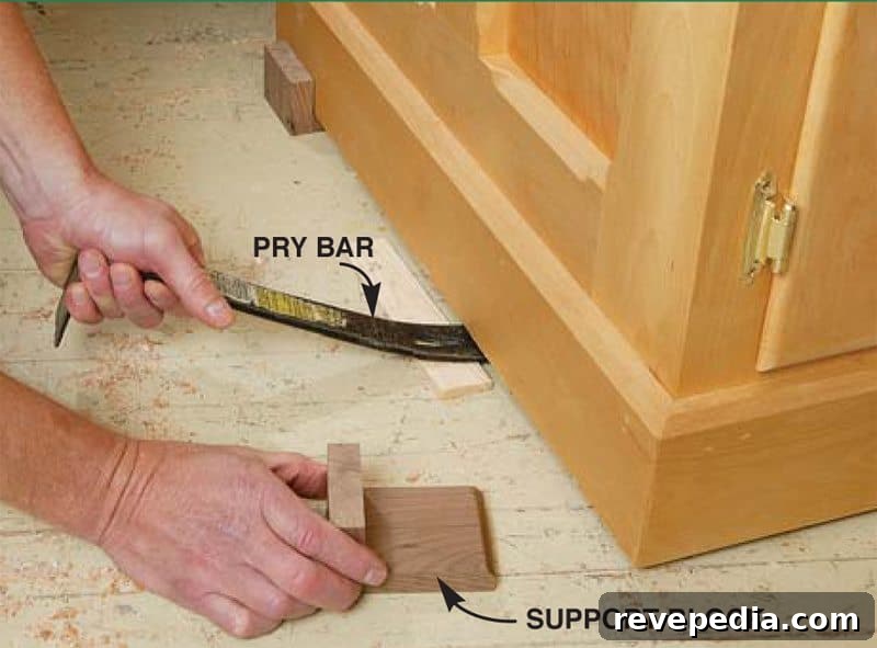 Create Your Ideal Workbench: Plans & Tips for a Dream Workshop 6 AW105 Dec03 Workbench