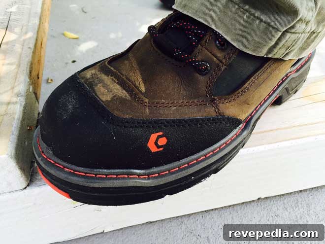 Wolverine Launches CarbonMAX Safety Toe for Every Worker 2 wolverine-carbonmax-overman