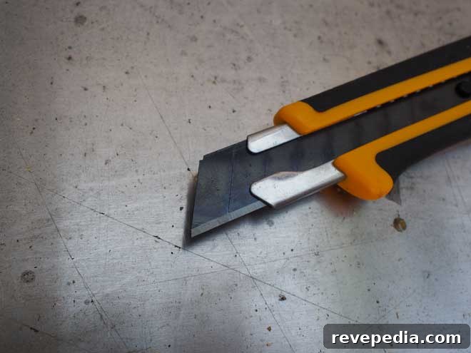 Olfa High-Performance Utility Knives: Precision Cutting Tools 3 olfa-snap-off-blade