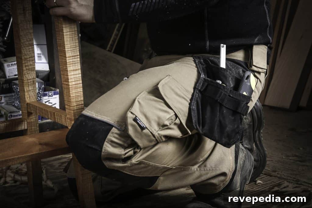 Helly Hansen Workwear: Stylish, Functional Gear for Professionals 3 helly hansen chelsea pant