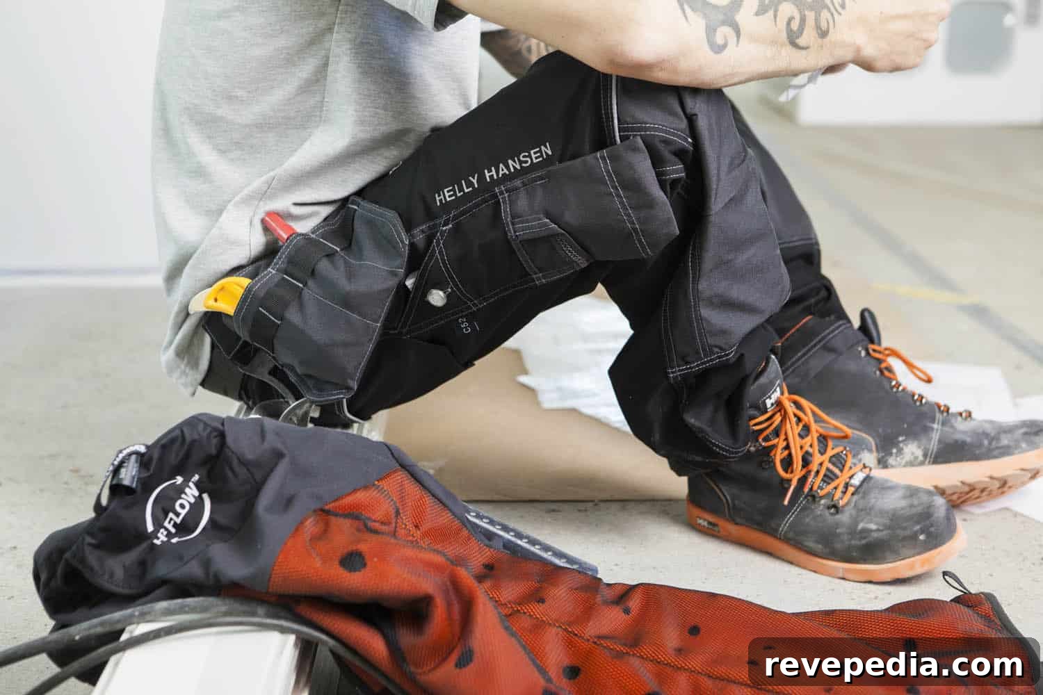 Helly Hansen Workwear: Stylish, Functional Gear for Professionals 7 hellyihansen-chelsea-pant