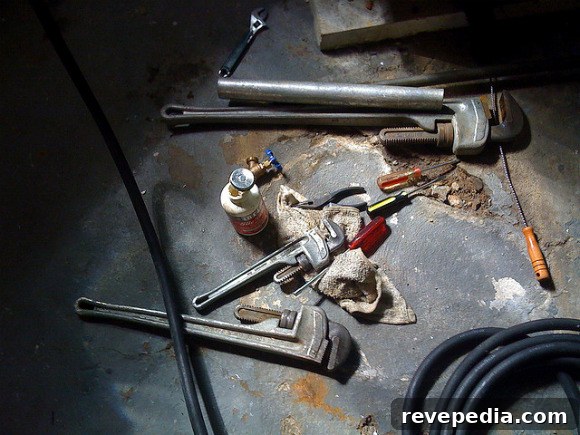 Top 5 Essential Tools Every DIY Plumber Needs 2 plumbing_tools.jpg