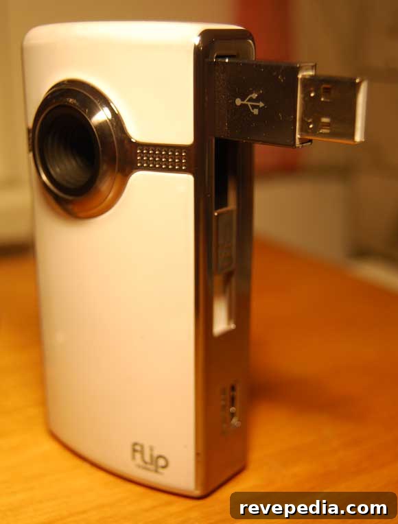 Flip Ultra HD Camcorder Review: Features, Performance & Verdict 3 flip-ultra-hd-usb-connection.jpg