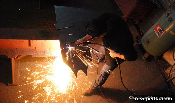 Top DIY Events from 2010: Memorable Projects & Highlights 2 timothy-dahl-plasma-cutter.jpg