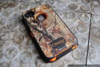 OtterBox Defender Case for iPhone — RealTree Camo Protection