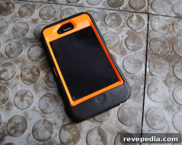 otterbox-defender-iphone-case.jpg