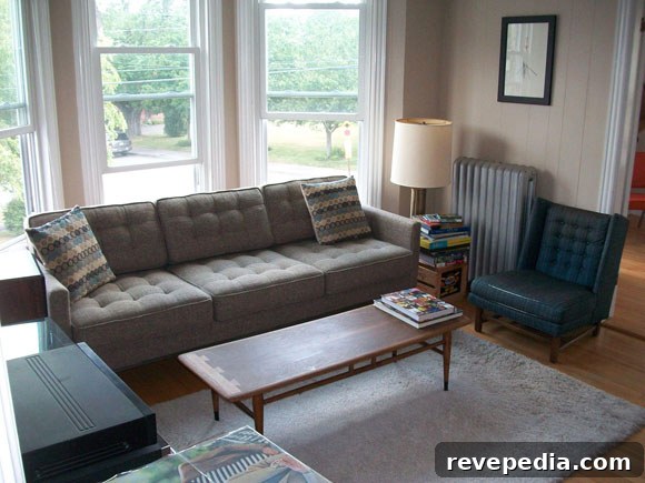 Make Mid-Century Modern Furniture Fit Any Home 2 mid-century-modern-livingroom.jpg
