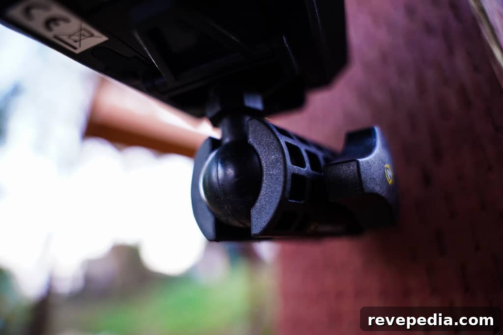 Vosker V150: Truly Wireless Security Camera for Any Location 9 VOSKER V150 adjustable mount