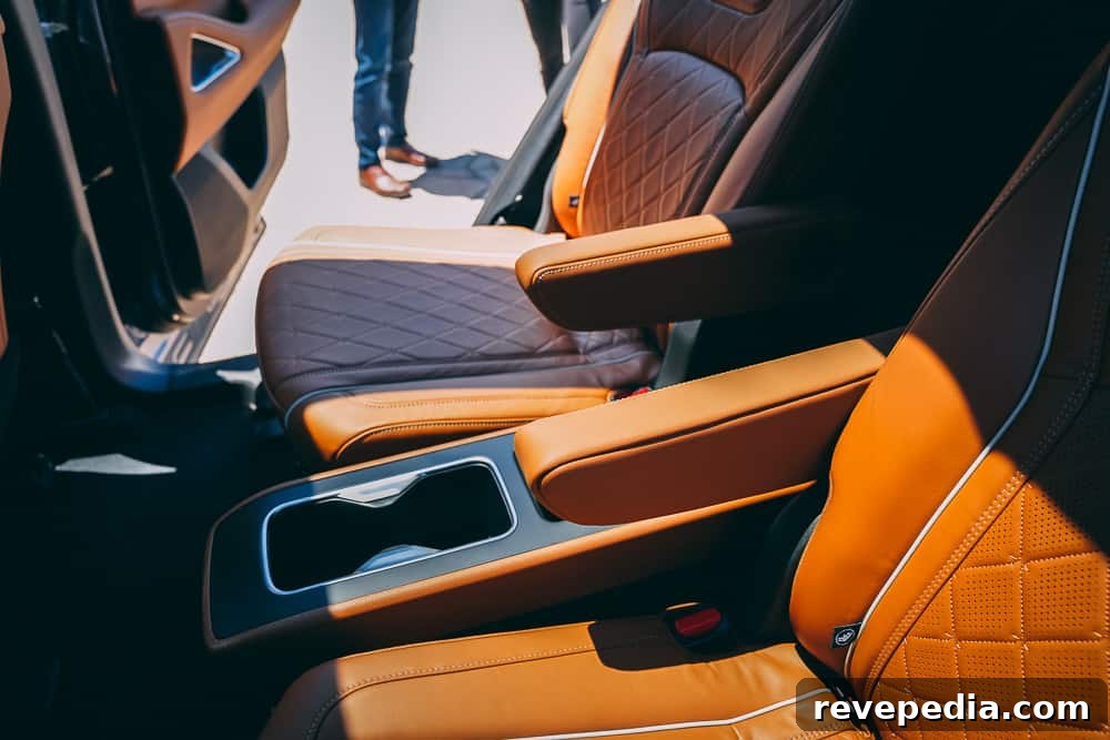 2024 Infiniti QX60: New Luxury Features and What’s Changed 42 Exterior profile detail