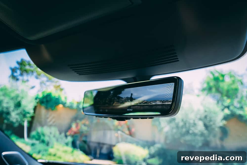 2024 Infiniti QX60: New Luxury Features and What’s Changed 7 Rear camera view displayed in mirror