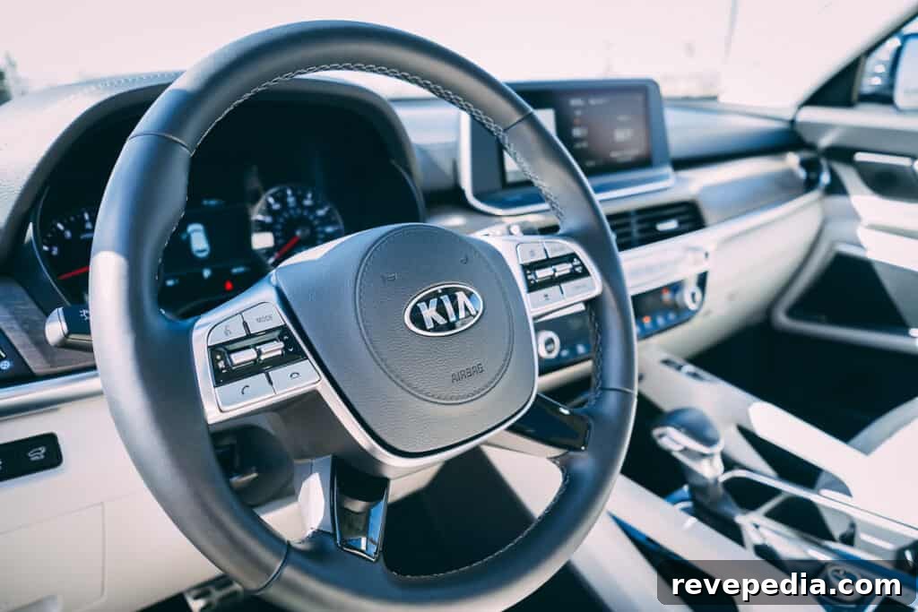 Kia Telluride Photo Gallery: Interior, Exterior, and Details 2 Kia Telluride interior 1