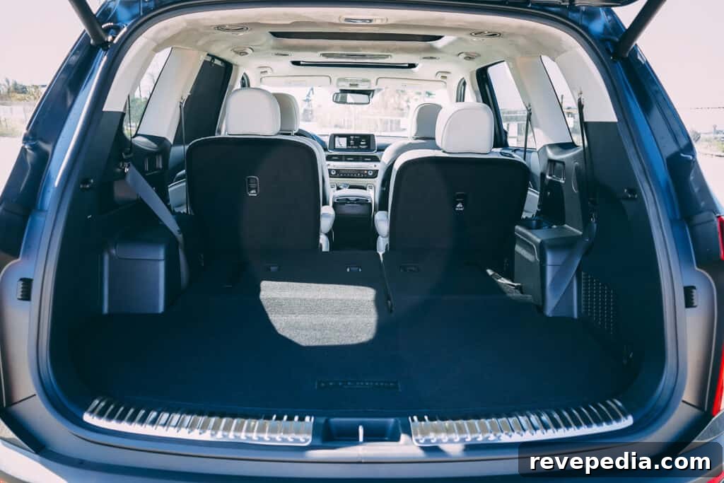 Kia Telluride Photo Gallery: Interior, Exterior, and Details 12 Kia Telluride interior 11
