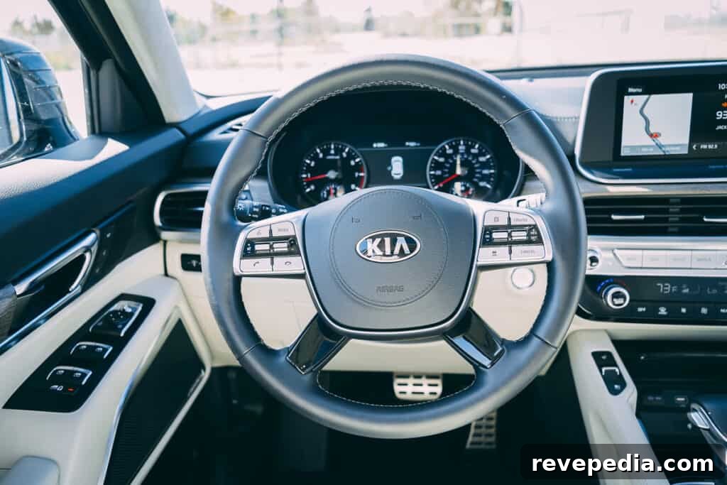 Kia Telluride Photo Gallery: Interior, Exterior, and Details 24 Kia Telluride interior 23
