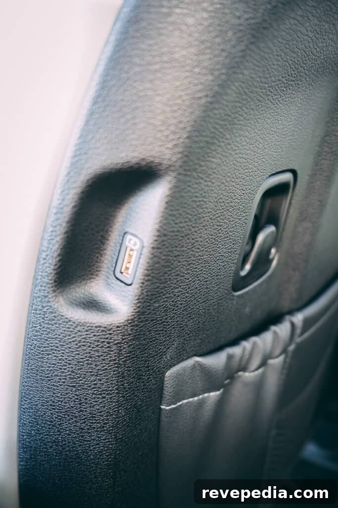 Kia Telluride Photo Gallery: Interior, Exterior, and Details 29 Kia Telluride interior 28