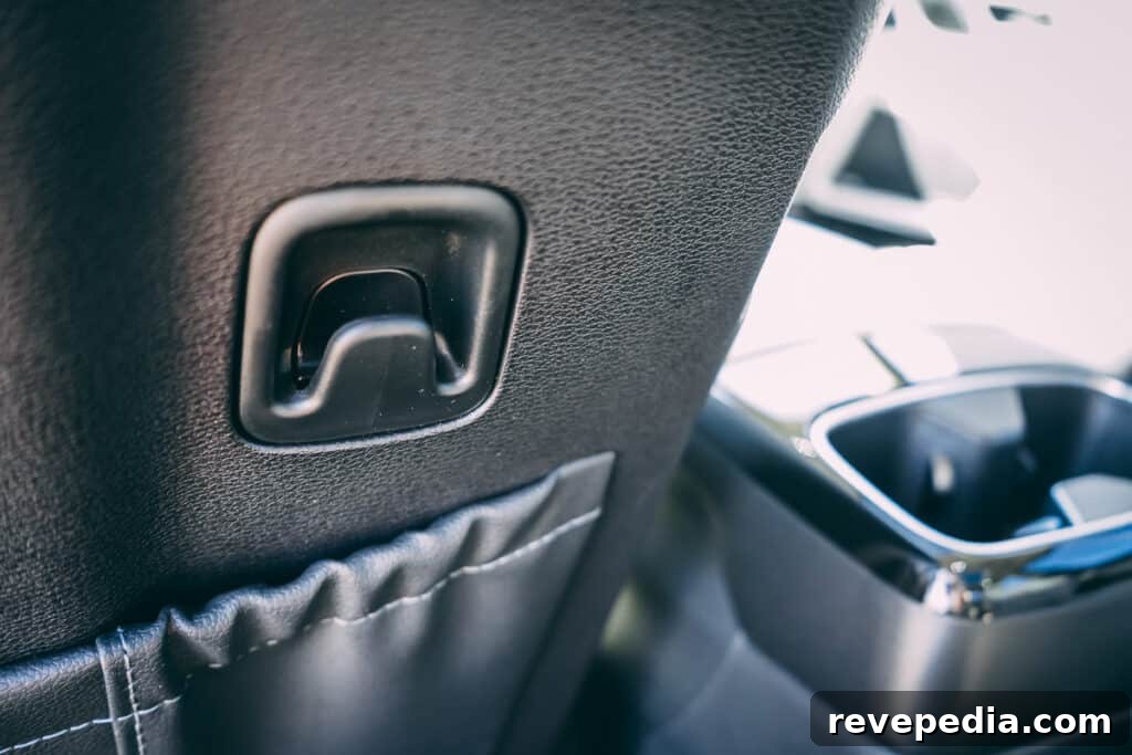 Kia Telluride Photo Gallery: Interior, Exterior, and Details 30 Kia Telluride interior 29