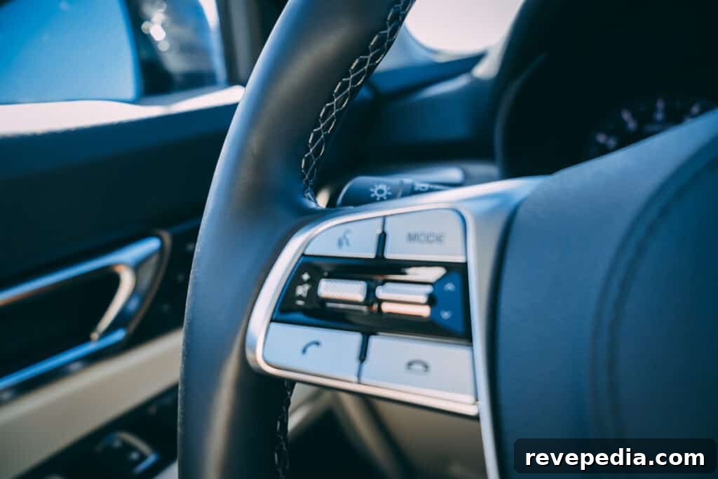 Kia Telluride Photo Gallery: Interior, Exterior, and Details 39 Kia Telluride interior 38