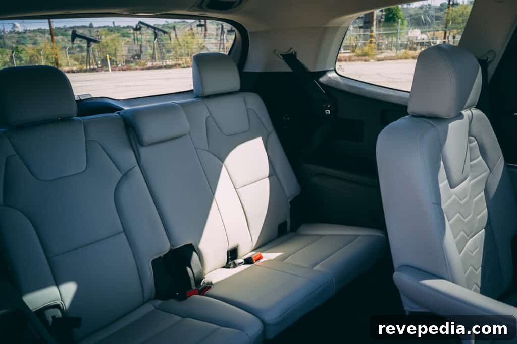 Kia Telluride Photo Gallery: Interior, Exterior, and Details 5 Kia Telluride interior 4