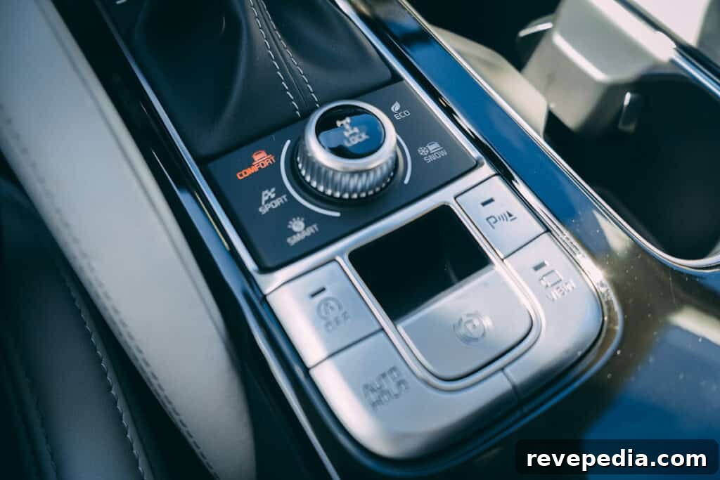 Kia Telluride Photo Gallery: Interior, Exterior, and Details 43 Kia Telluride interior 42