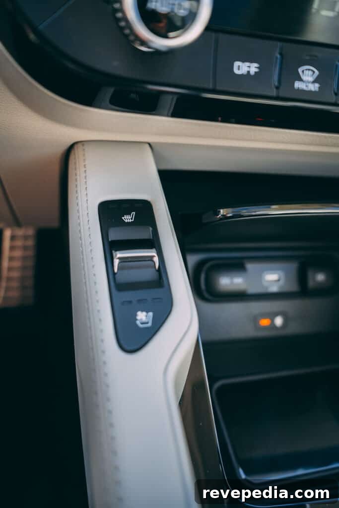 Kia Telluride Photo Gallery: Interior, Exterior, and Details 44 Kia Telluride interior 43