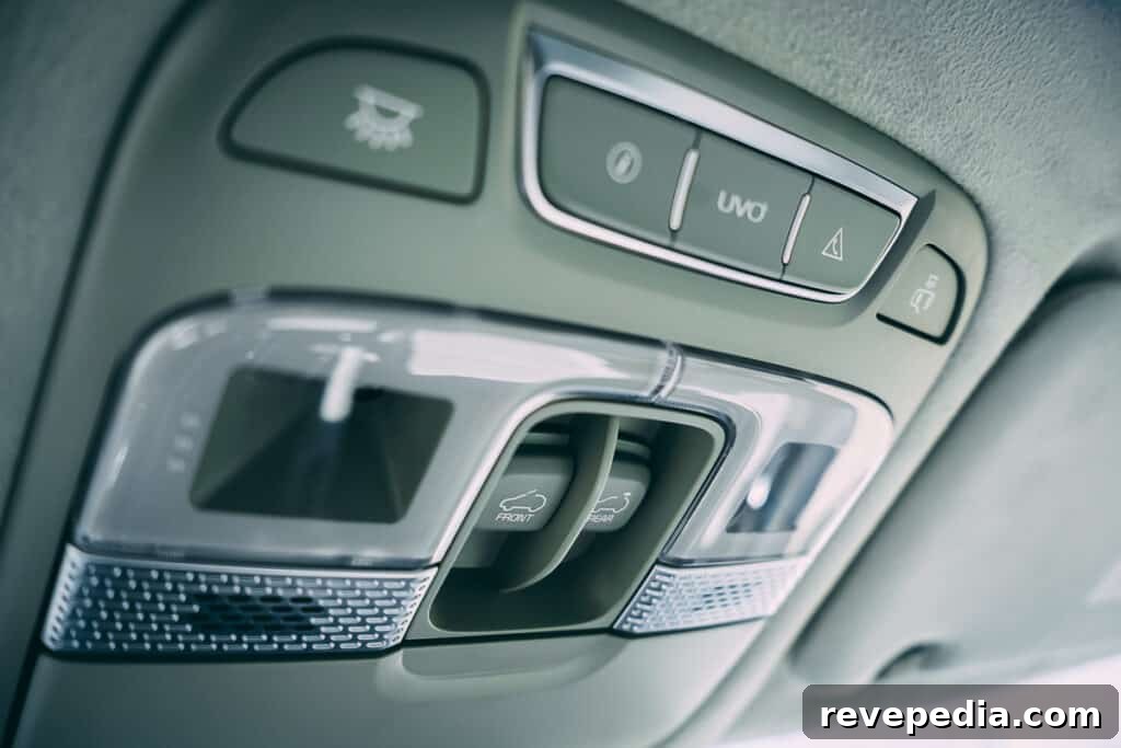 Kia Telluride Photo Gallery: Interior, Exterior, and Details 46 Kia Telluride interior 45