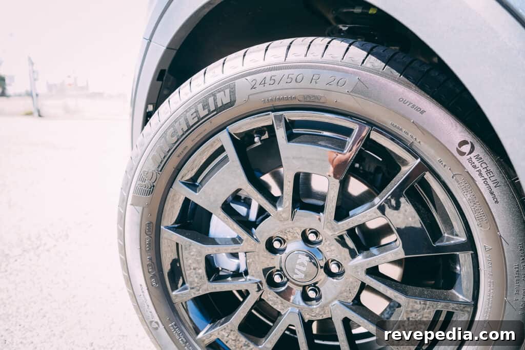 Kia Telluride Photo Gallery: Interior, Exterior, and Details 52 Kia Telluride exterior 2
