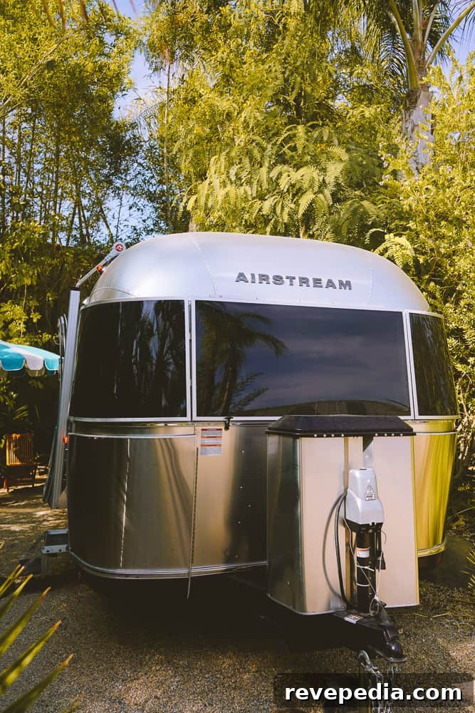 Glamp at Caravan Outpost in Ojai: Luxe Outdoor Getaway 40 Outdoor dining