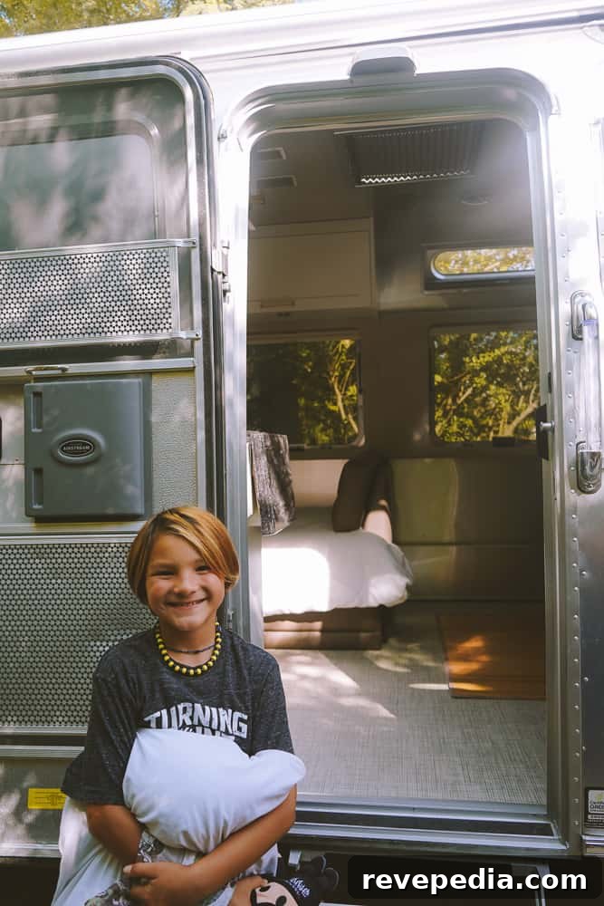Glamp at Caravan Outpost in Ojai: Luxe Outdoor Getaway 55 Evening gathering