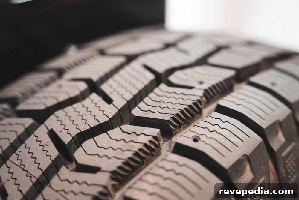 Cooper Discoverer Snow Claw: Winter Tire for Reliable Traction 3 cooper discoverer snow claw tire