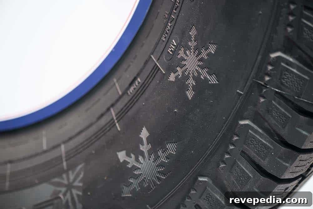 Cooper Discoverer Snow Claw: Winter Tire for Reliable Traction 4 img 29407 3