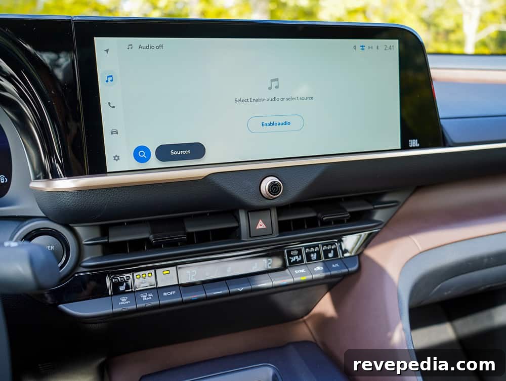 Toyota Crown Returns: New Model Upgrades and What to Expect 12 Toyota Crown gallery 7