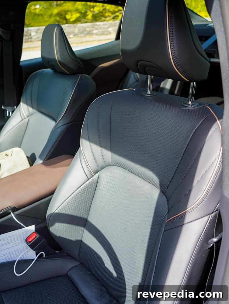 Toyota Crown Returns: New Model Upgrades and What to Expect 4 Toyota Crown interior seating