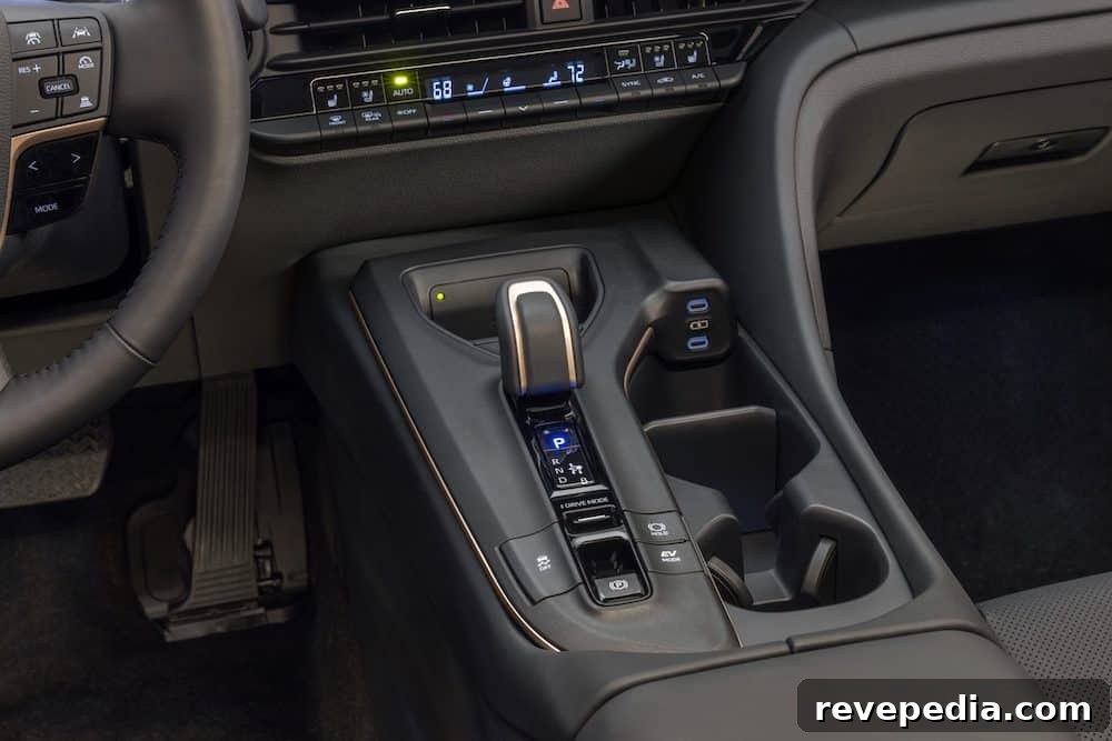Toyota Crown Returns: New Model Upgrades and What to Expect 39 Toyota Crown press photo 11