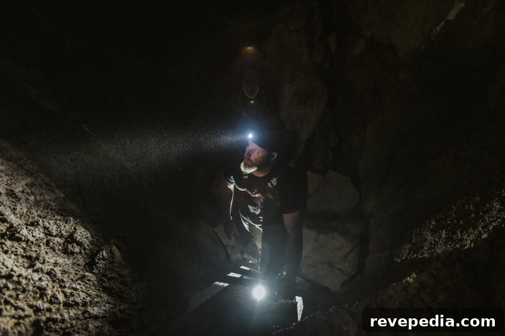 Surefire Maximus Headlamp: 1000-Lumen Hands-Free Illumination 4 img 30945 3
