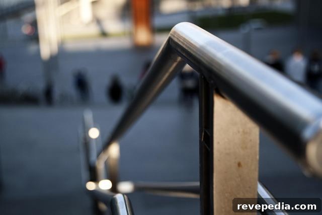 Handrail Bracket Materials and Finishes: A Practical Buying Guide 2 aluminum handrail bracket
