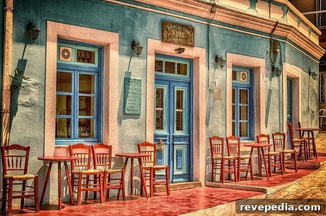 Memorable Commercial Interiors: Restaurants, Boutiques & Hotels Designed to Impress 3 Outdoor chairs at a commercial building