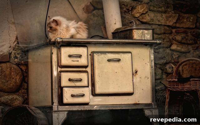Heating a Cabin Off the Grid: Practical Wood Stove and Solar Tips 3 how to heat a cabin with wood stove cabin heater