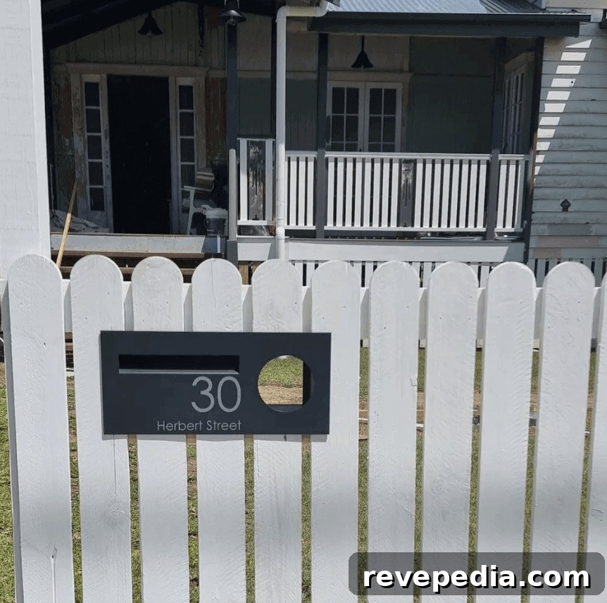 Built Into Your Fence? How to Choose the Right Letterbox for Your Home 3 Fence-Mounted Letterbox