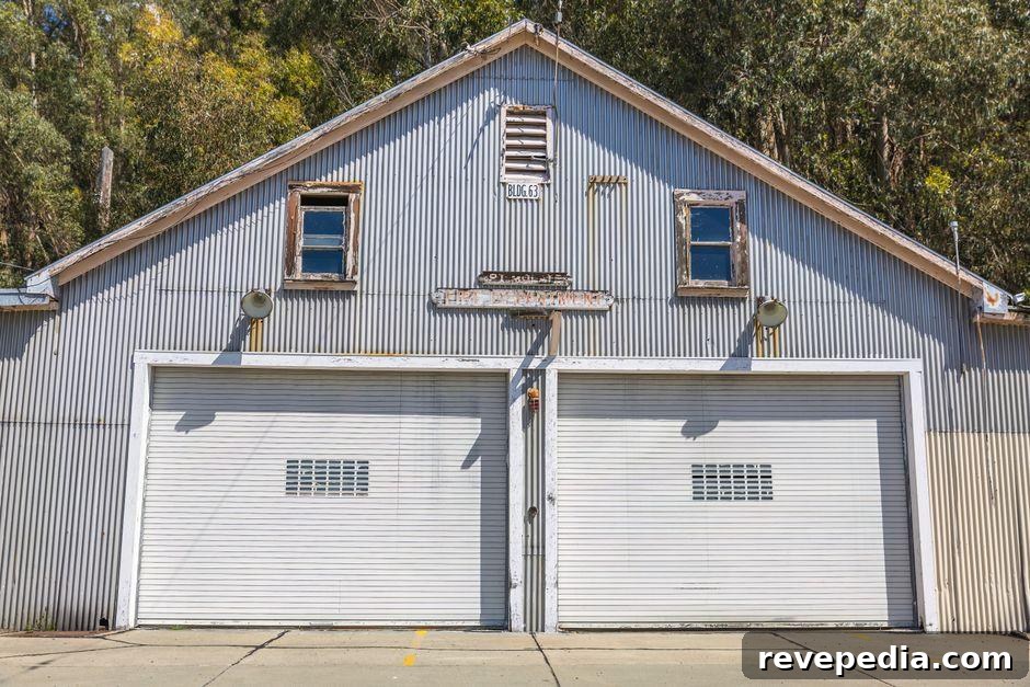 Barndominium Floor Plans: What to Know Before You Build 2 A modern barndominium home exterior