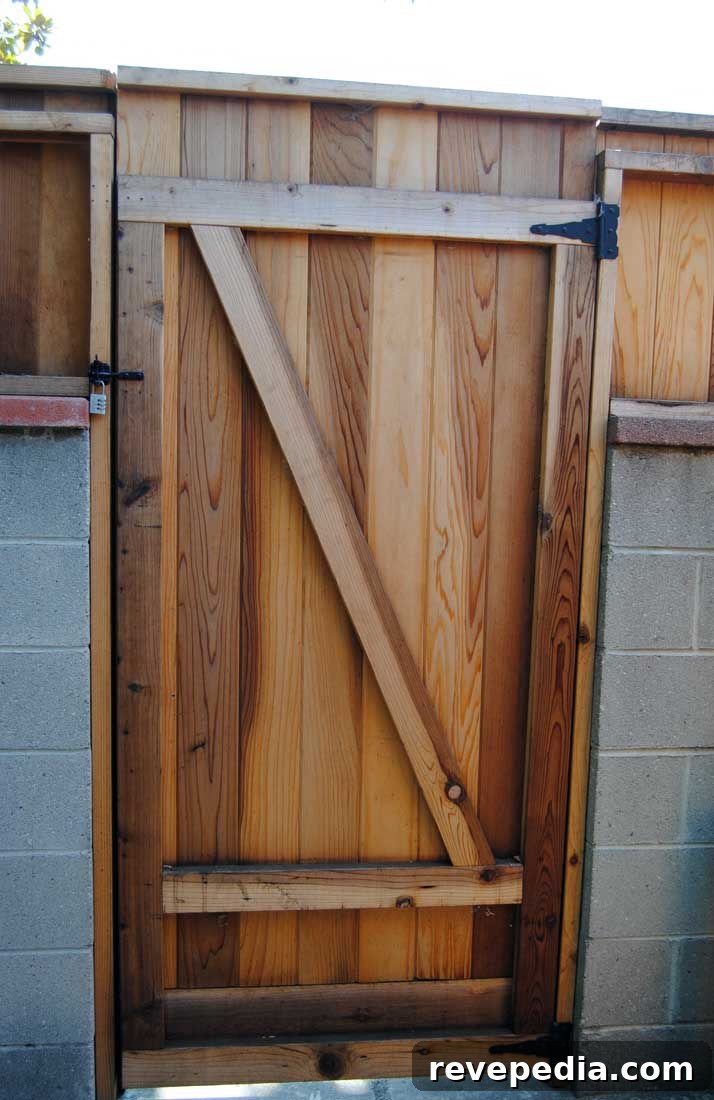 Thompson’s Tinted WaterSeal Waterproofing Stain — Color Guide & Uses 5 thompsons-sealant-gate