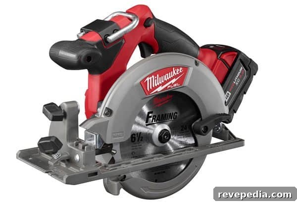 Milwaukee M18 FUEL Cordless Circular Saw Review & Specs 6 milwaukee-circular-saw-m18-red