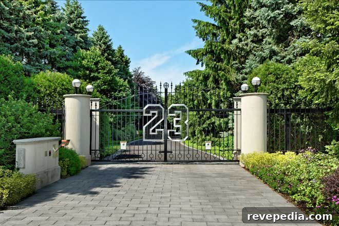 Inside Michael Jordan’s Historic Chicago Mansion: Photo Tour 2 michael-jordan-home