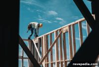 Who Is Liable if a Contractor Is Injured on Your Property?