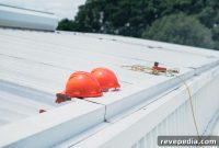 When to Hire a Metal Roofing Contractor Instead of DIY